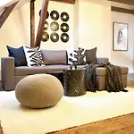Apartment Charming And Spacious *